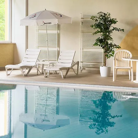 Wolfswarte, Panorama, Sauna, Schwimmbad *